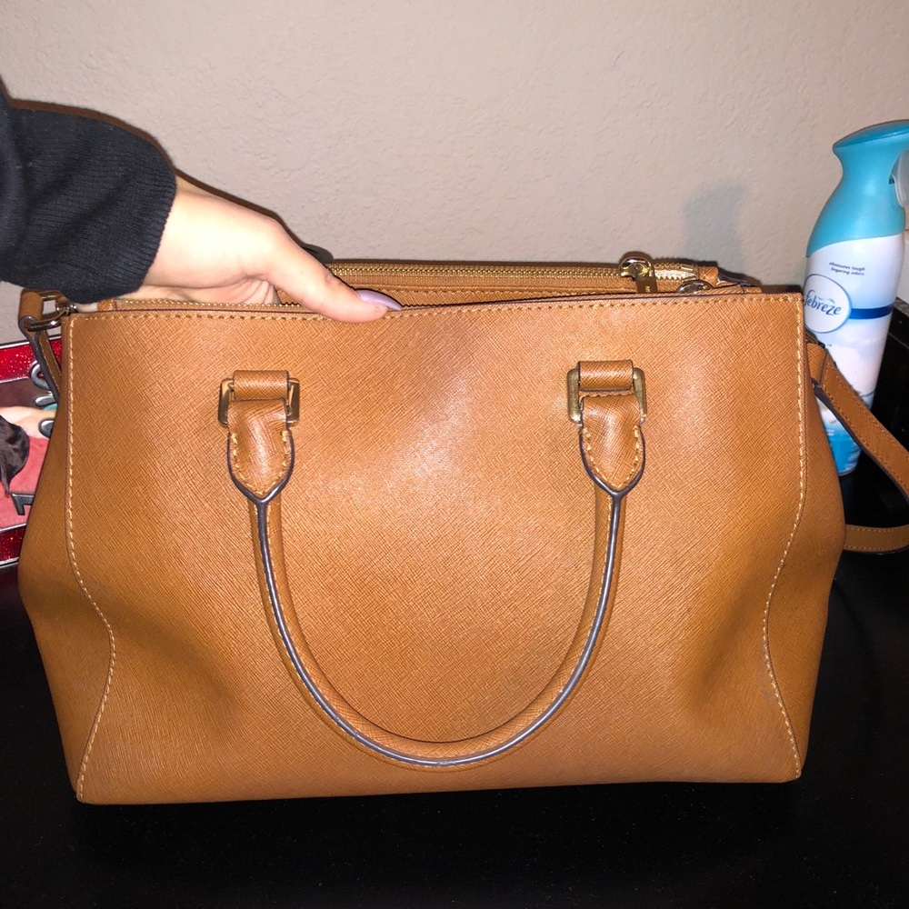 Authentic Michael Kors Sutton bag - Picture 4 of 6